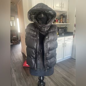 Guess down filled vest with detachable hood, Excellent condition